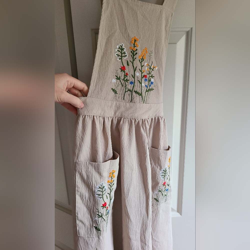 SOLD Romwe Cottage Core Embroidered Apron Dress